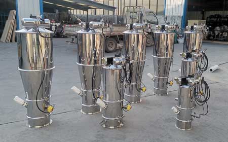 <font color='FFB92E'>ZKS-250、350-3、450-4真空上料機展示</font>