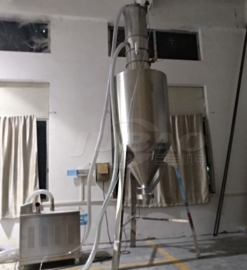 真空上料機的真空泵的噴粉現象出現的原因處理方法